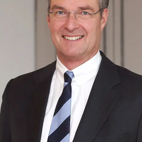 Jens Lingthaler, Wirtschaftsprüfer